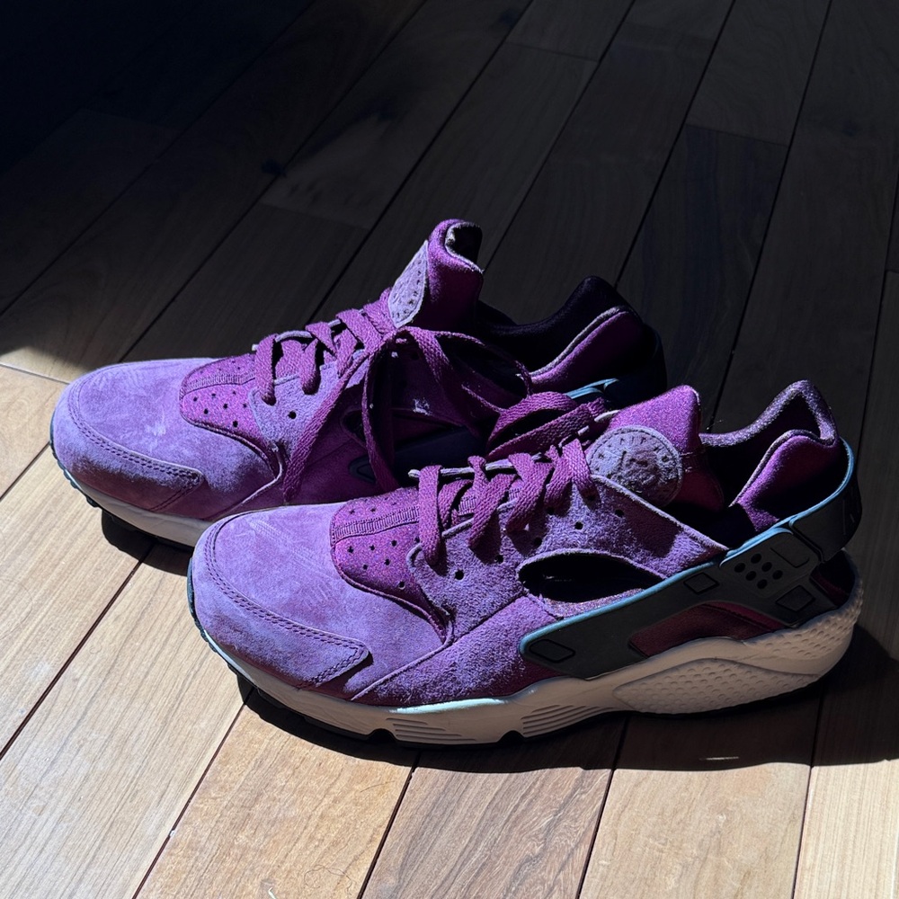 Nike Purple suede Athletic Shoes